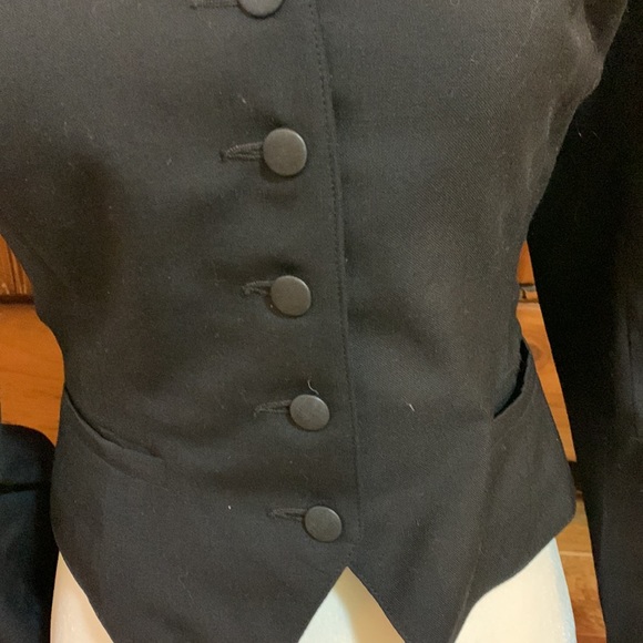 Fitted, lined black court waistcoat jacket. - Picture 4 of 8
